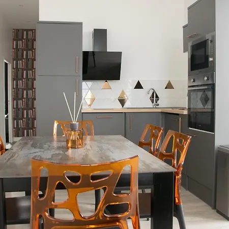 15eme Droite - Tour Perret - Centre-ville - 4 Etoiles Alojamento de Acomodação e Pequeno-almoço Amiens