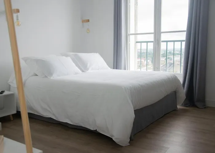 15eme Droite - Tour Perret - Centre-ville - 4 Etoiles 4*